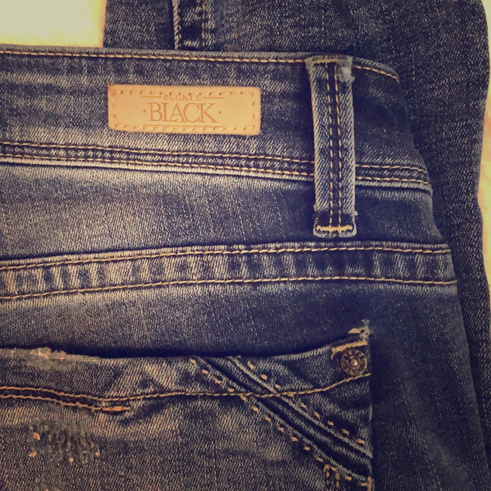 Buckle Black